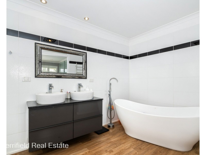 22 Target Road, Yakamia WA 6330