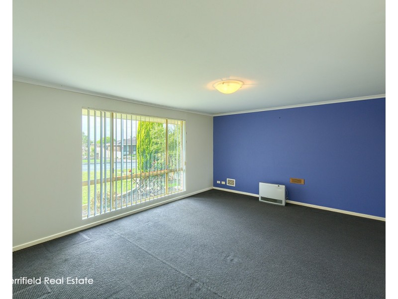 7 Lorenzo Way, Orana WA 6330