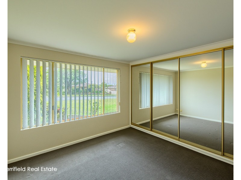 7 Lorenzo Way, Orana WA 6330