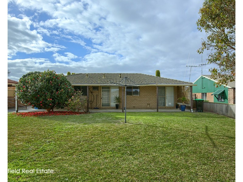 7 Lorenzo Way, Orana WA 6330