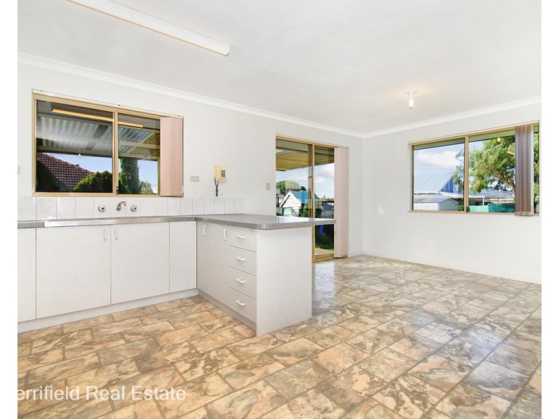 26 Lurline Street, Orana WA 6330