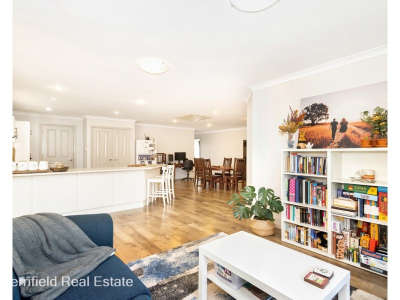 4 Julia Lane, Yakamia WA 6330