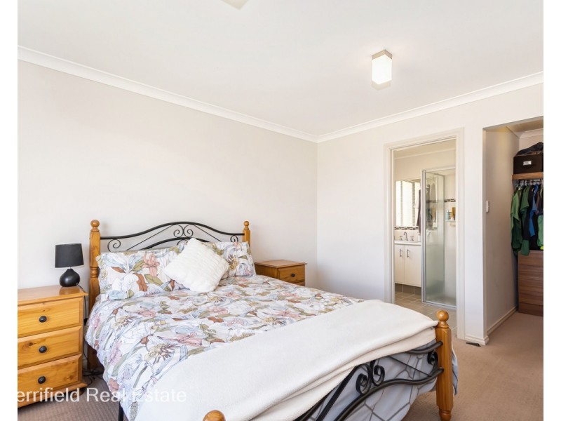 4 Julia Lane, Yakamia WA 6330