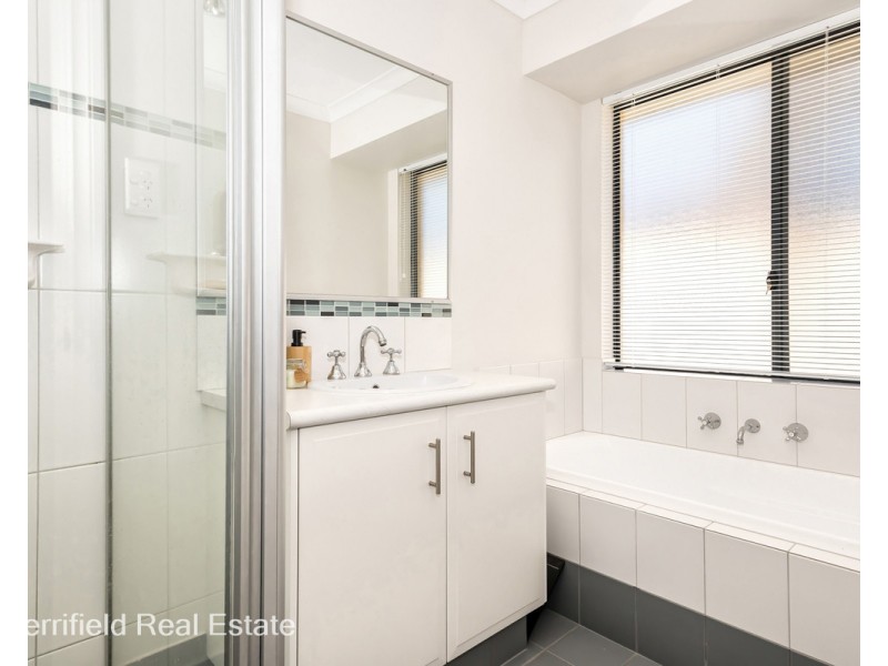 4 Julia Lane, Yakamia WA 6330