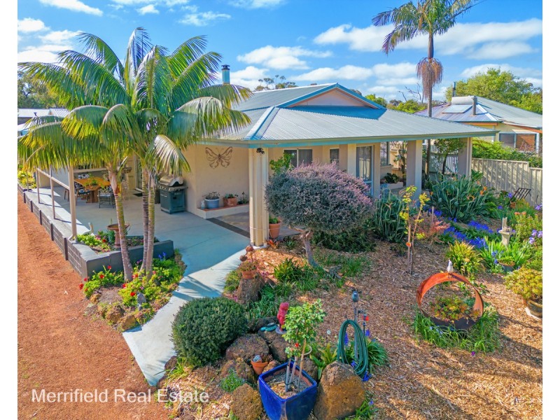 12 Scaddan Street, Redmond WA 6327