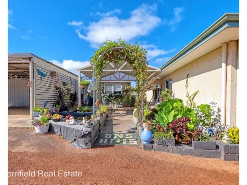 12 Scaddan Street, Redmond WA 6327