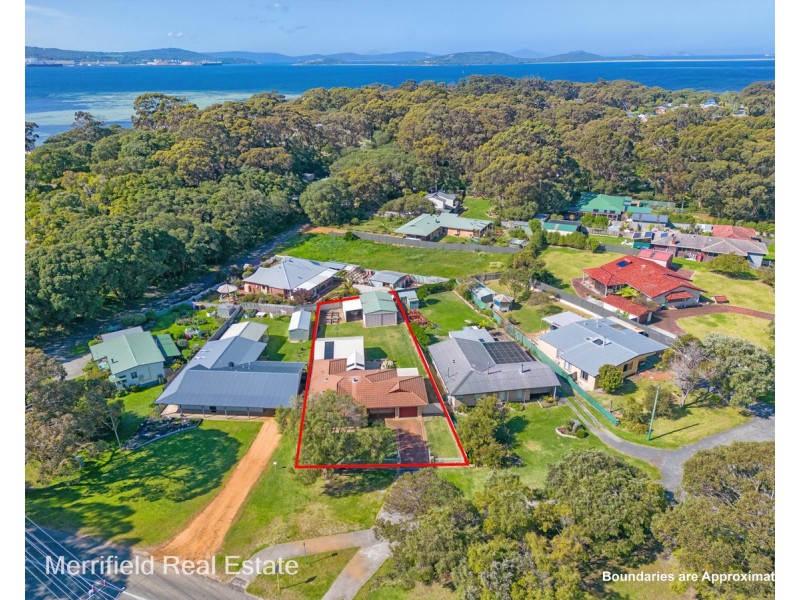 205 Bay View Drive, Little Grove WA 6330