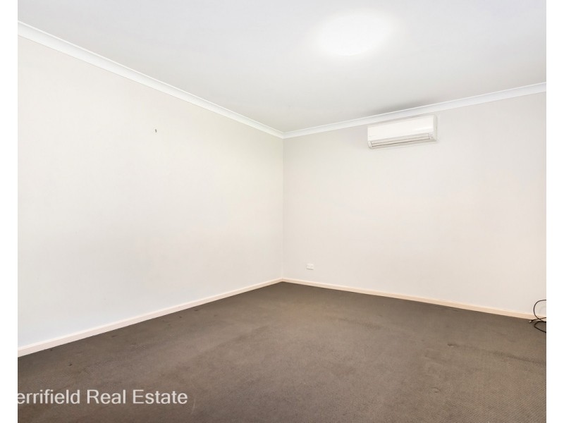 205 Bay View Drive, Little Grove WA 6330
