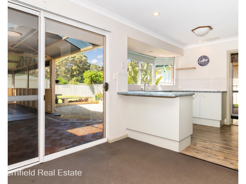 205 Bay View Drive, Little Grove WA 6330