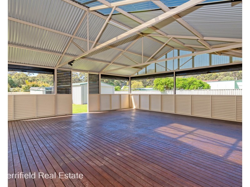 205 Bay View Drive, Little Grove WA 6330