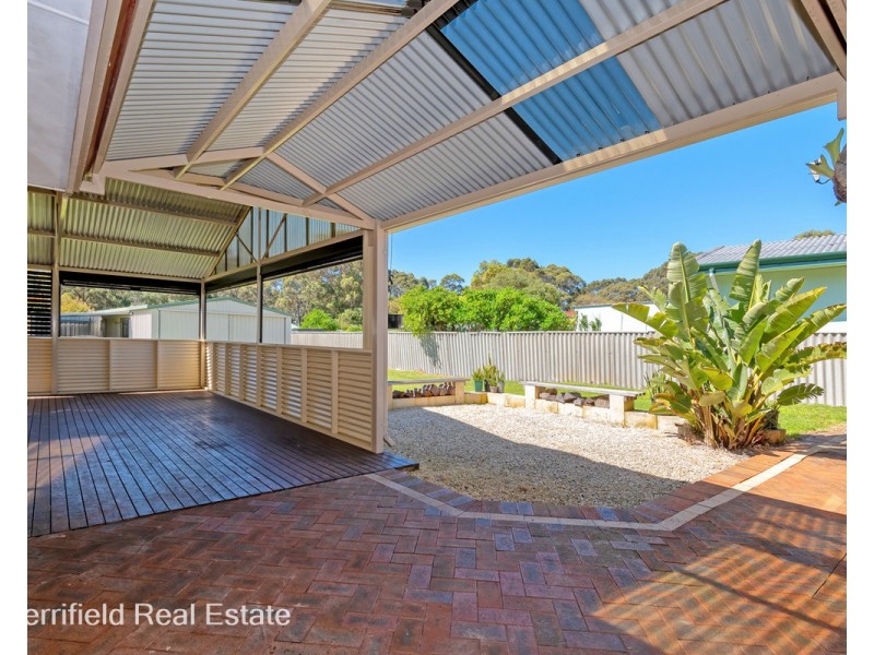 205 Bay View Drive, Little Grove WA 6330