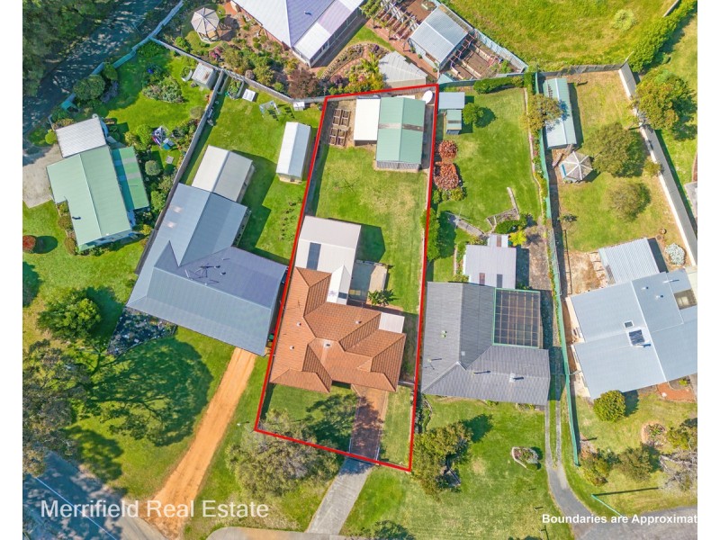 205 Bay View Drive, Little Grove WA 6330
