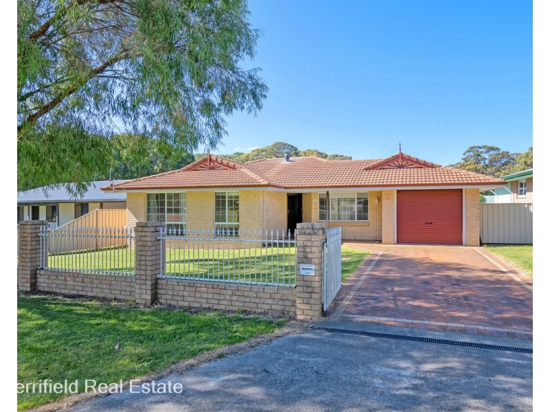 205 Bay View Drive, Little Grove WA 6330