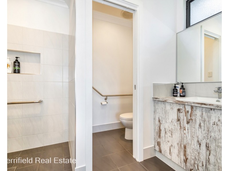 5 Anzac Road, Mira Mar WA 6330