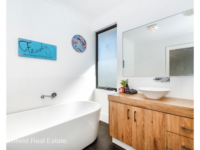 5 Anzac Road, Mira Mar WA 6330