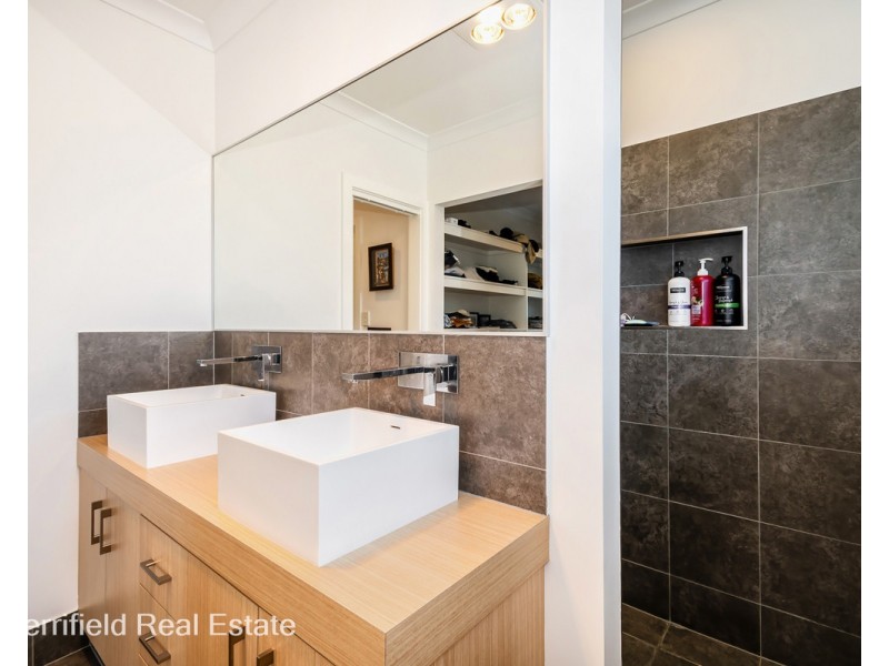 5 Anzac Road, Mira Mar WA 6330