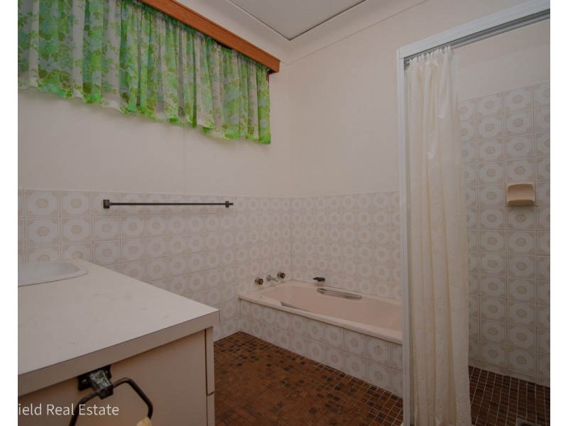 25 Munster Avenue, Mount Clarence WA 6330