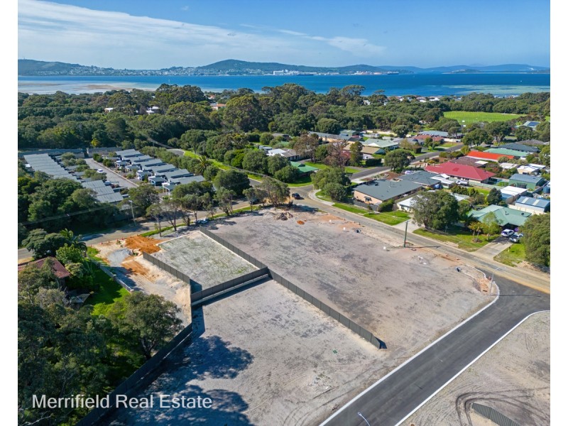 4 Flexuosa View, Little Grove WA 6330