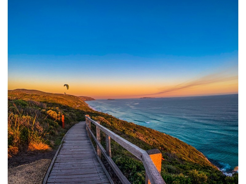 11 Flexuosa View, Little Grove WA 6330