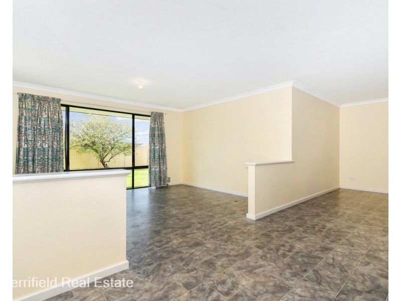 44 McGonnell Road, Orana WA 6330