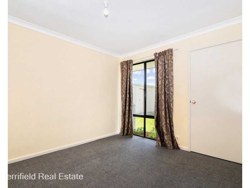 44 McGonnell Road, Orana WA 6330