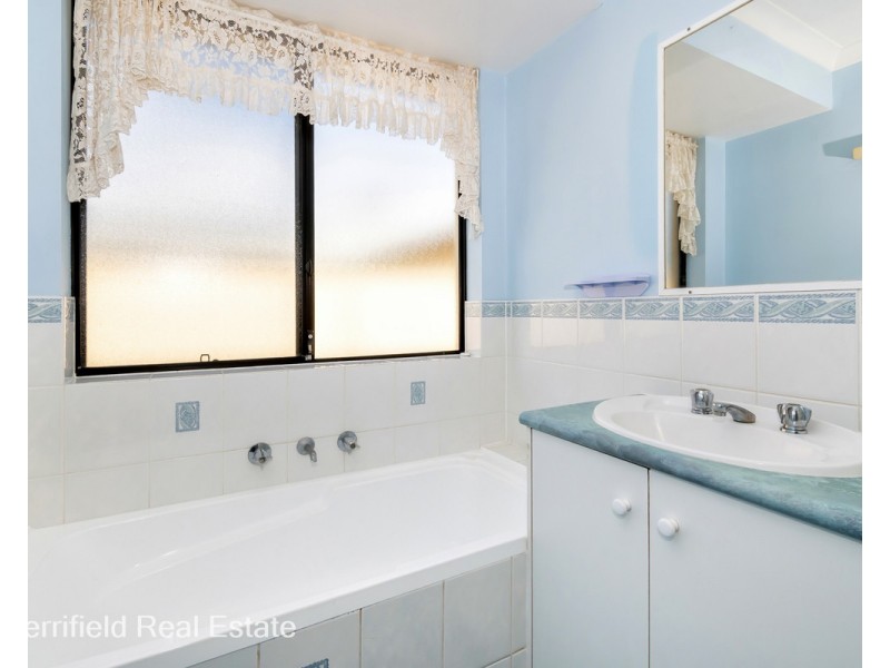 44 McGonnell Road, Orana WA 6330