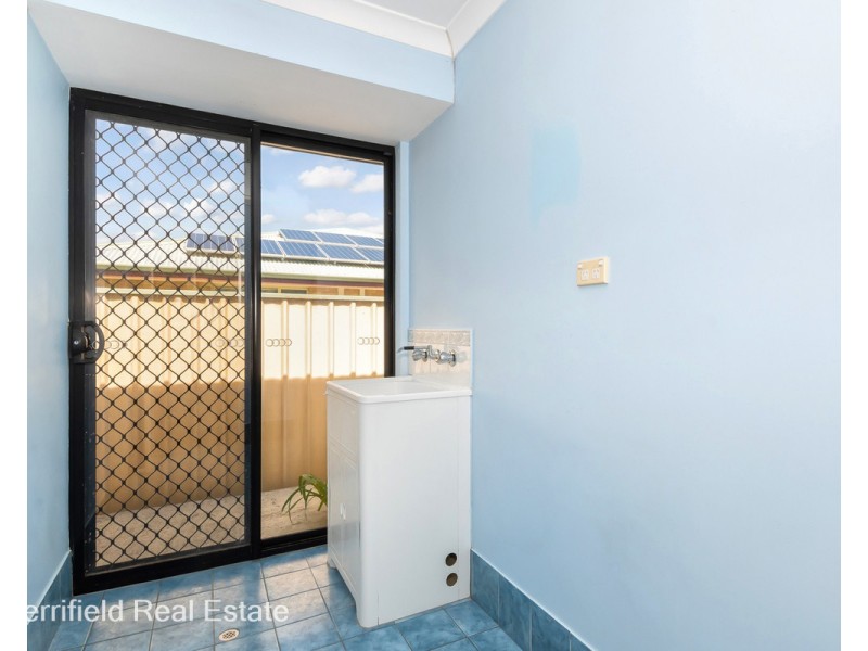 44 McGonnell Road, Orana WA 6330