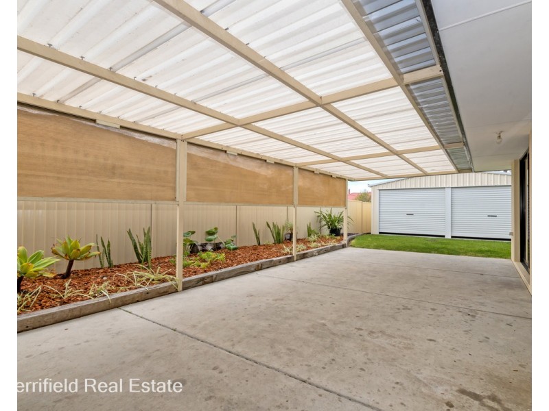 44 McGonnell Road, Orana WA 6330
