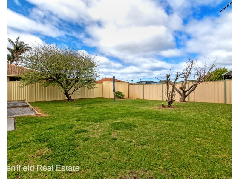 44 McGonnell Road, Orana WA 6330
