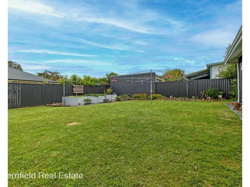 25 Leonora Street, Yakamia WA 6330
