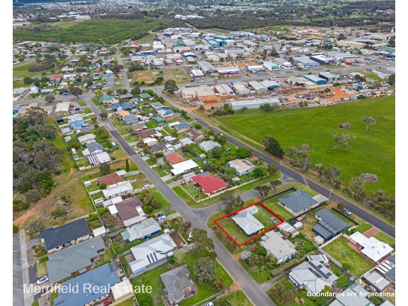 25 Leonora Street, Yakamia WA 6330