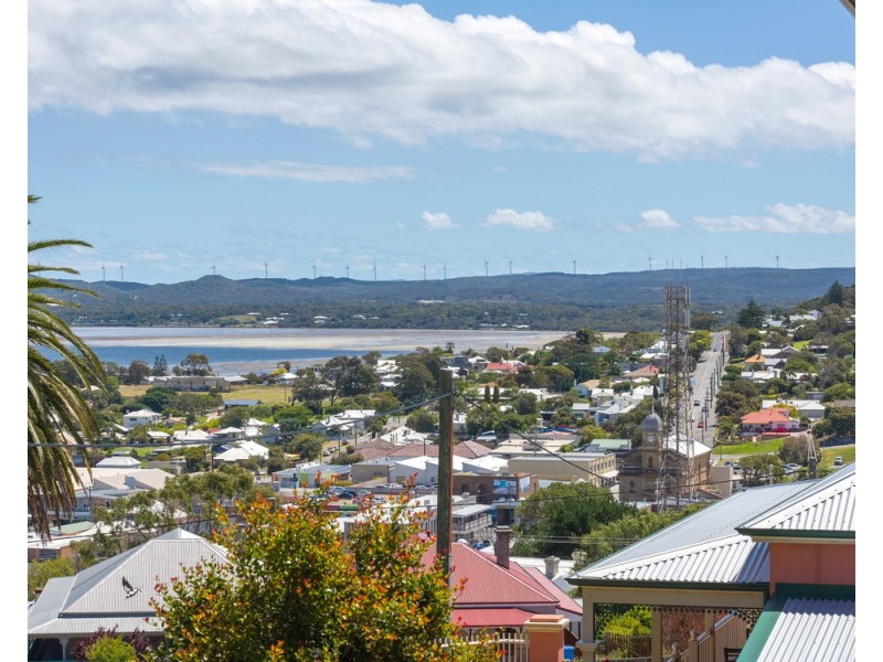 8 Finlay Street, Albany WA 6330