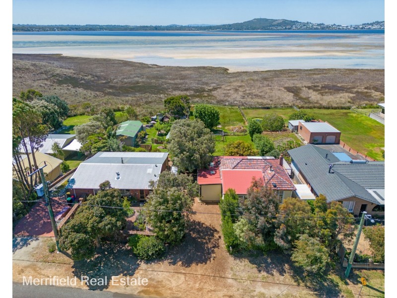 101 Bay View Drive, Little Grove WA 6330
