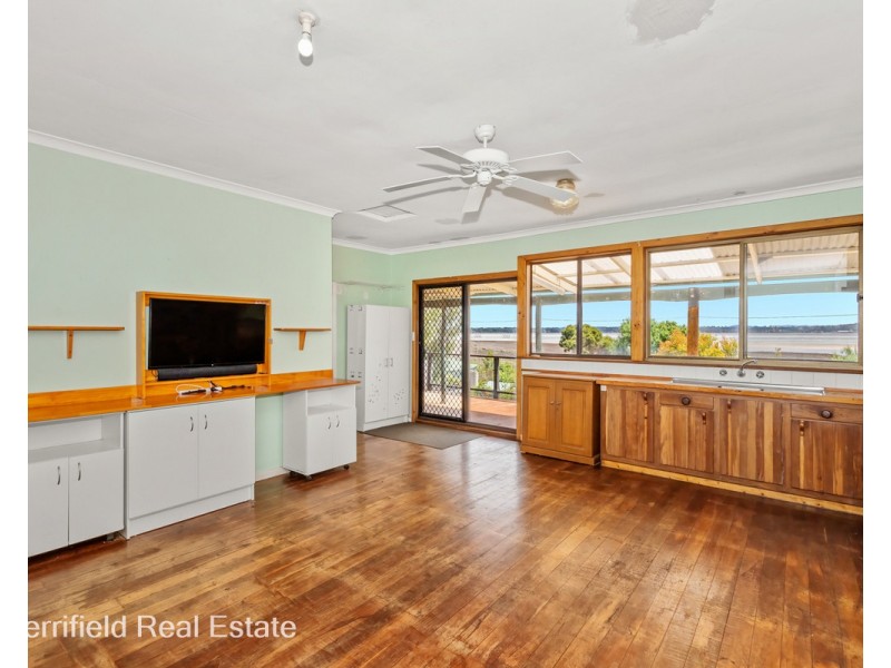 101 Bay View Drive, Little Grove WA 6330