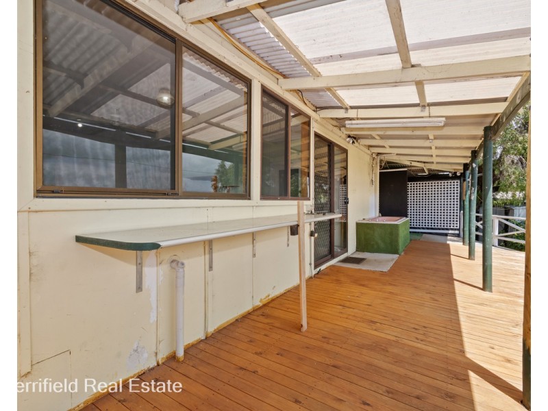 101 Bay View Drive, Little Grove WA 6330