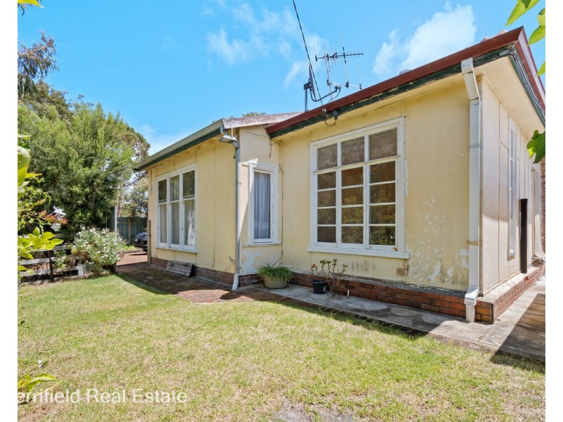 101 Bay View Drive, Little Grove WA 6330