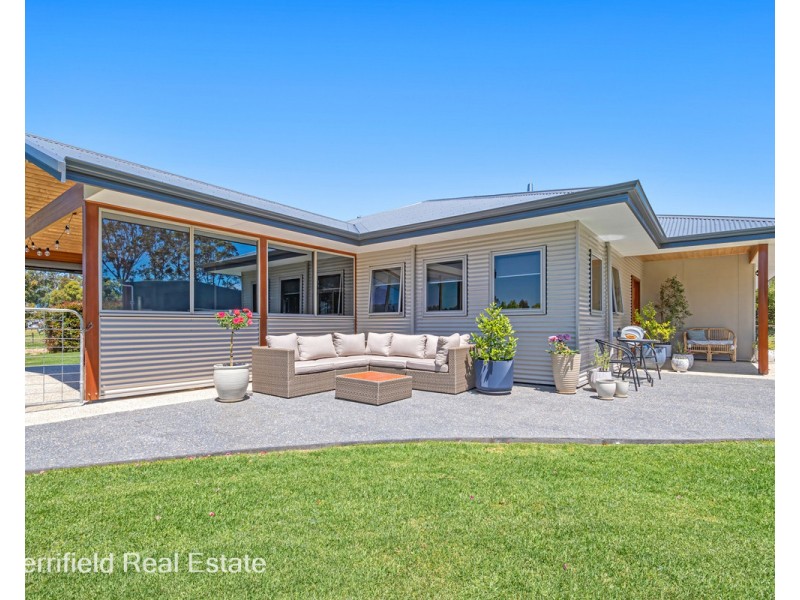 219 Greenwood Drive, Willyung WA 6330