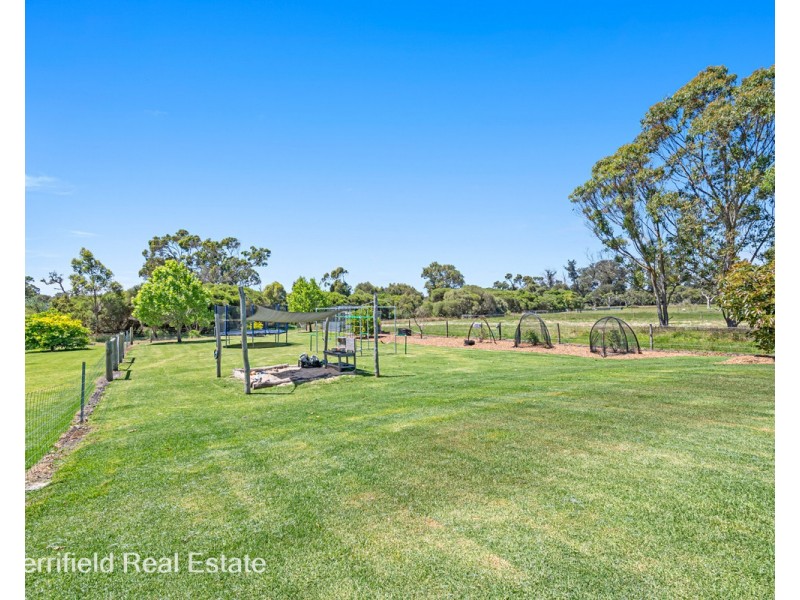 219 Greenwood Drive, Willyung WA 6330