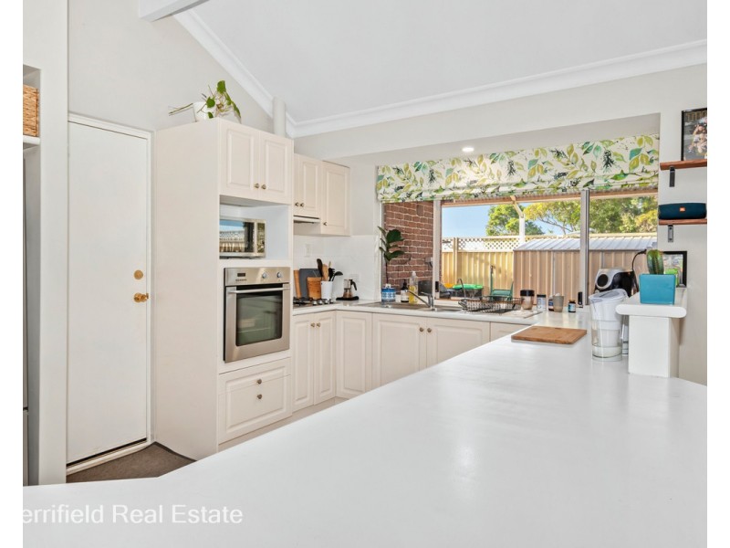 4 Baltic Ridge, Yakamia WA 6330