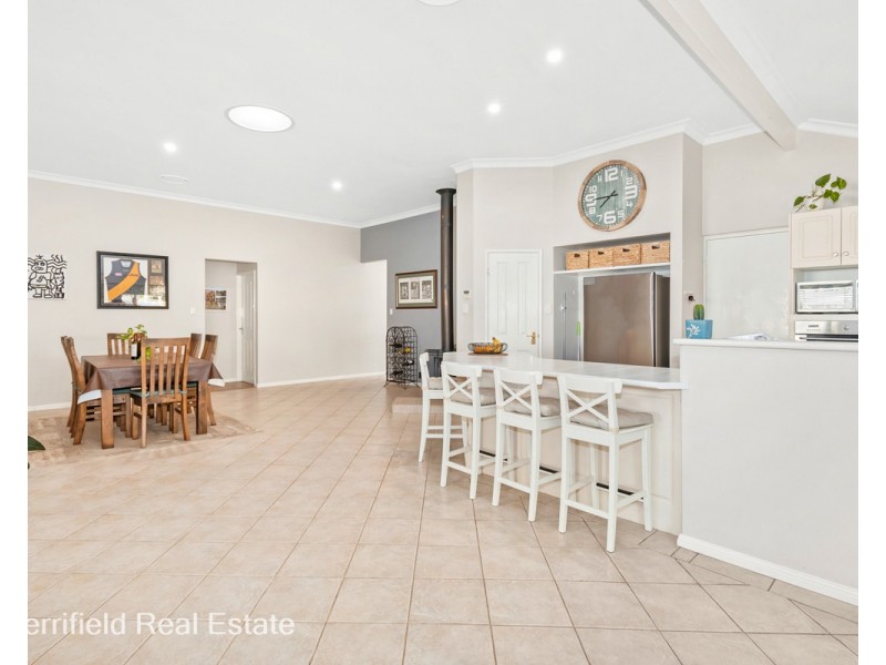 4 Baltic Ridge, Yakamia WA 6330