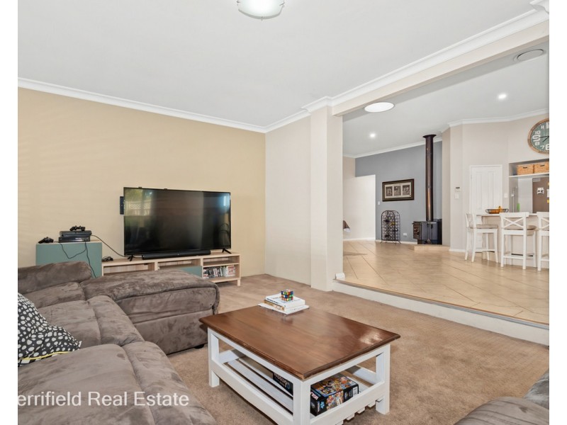 4 Baltic Ridge, Yakamia WA 6330