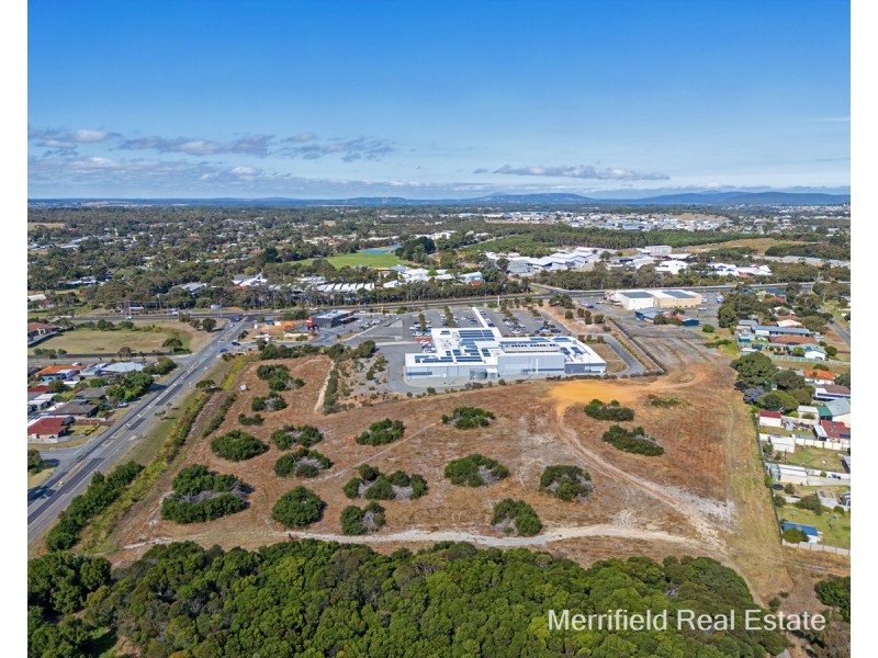 100 Le Grande Avenue, Orana WA 6330