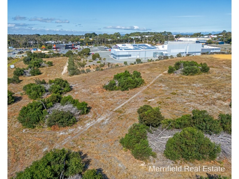 100 Le Grande Avenue, Orana WA 6330