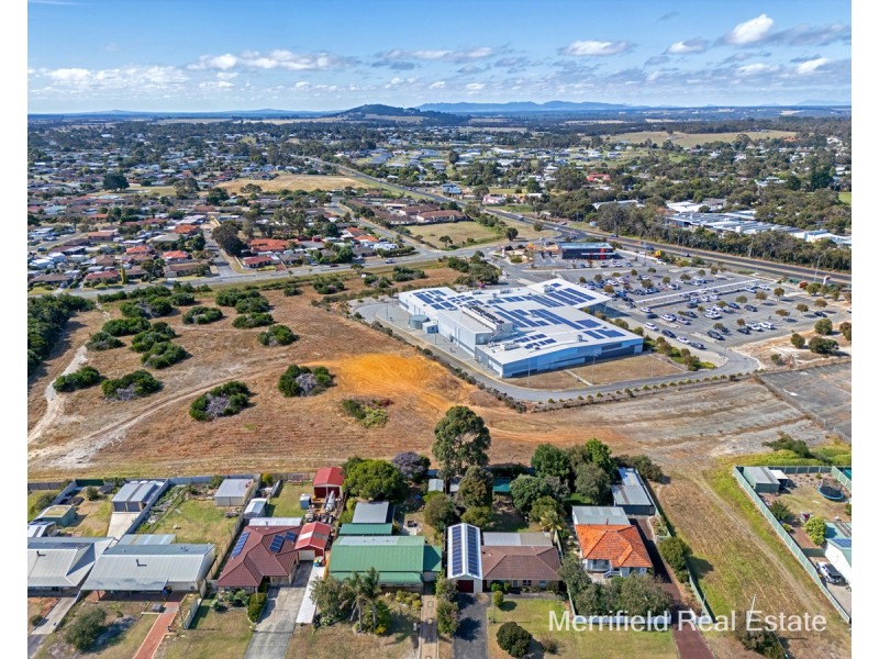 100 Le Grande Avenue, Orana WA 6330