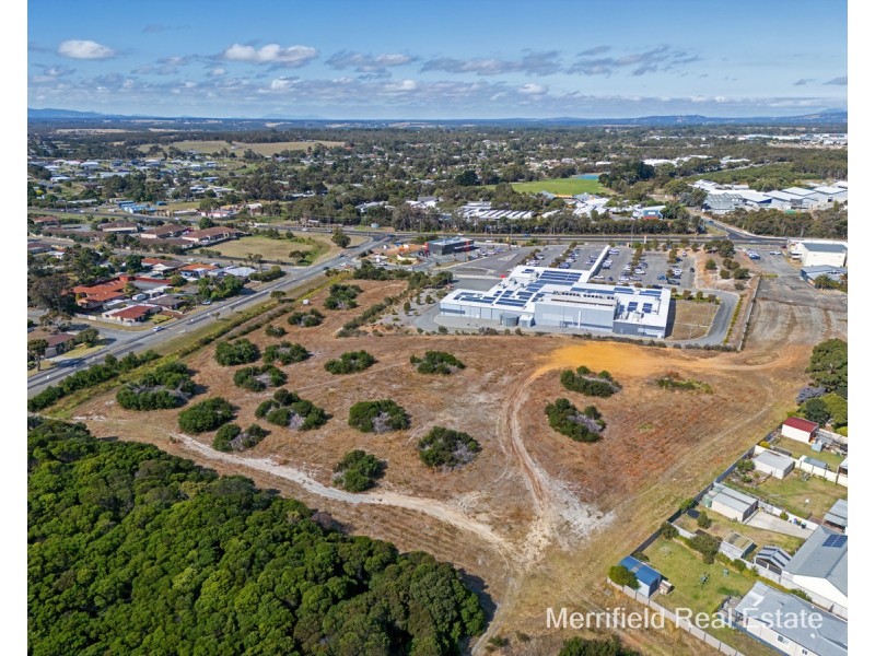 100 Le Grande Avenue, Orana WA 6330