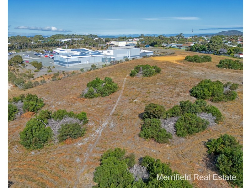 100 Le Grande Avenue, Orana WA 6330