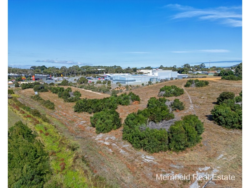 100 Le Grande Avenue, Orana WA 6330