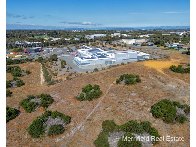 100 Le Grande Avenue, Orana WA 6330