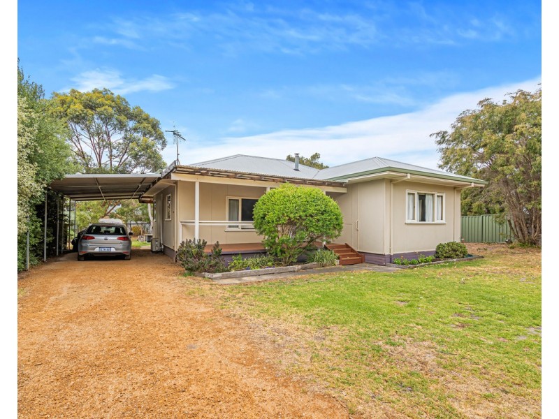 54 Wilson Street, Little Grove WA 6330
