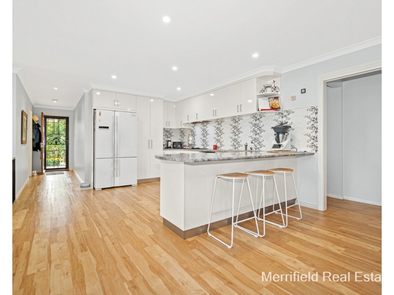 8 Kooyong Avenue, Warrenup WA 6330